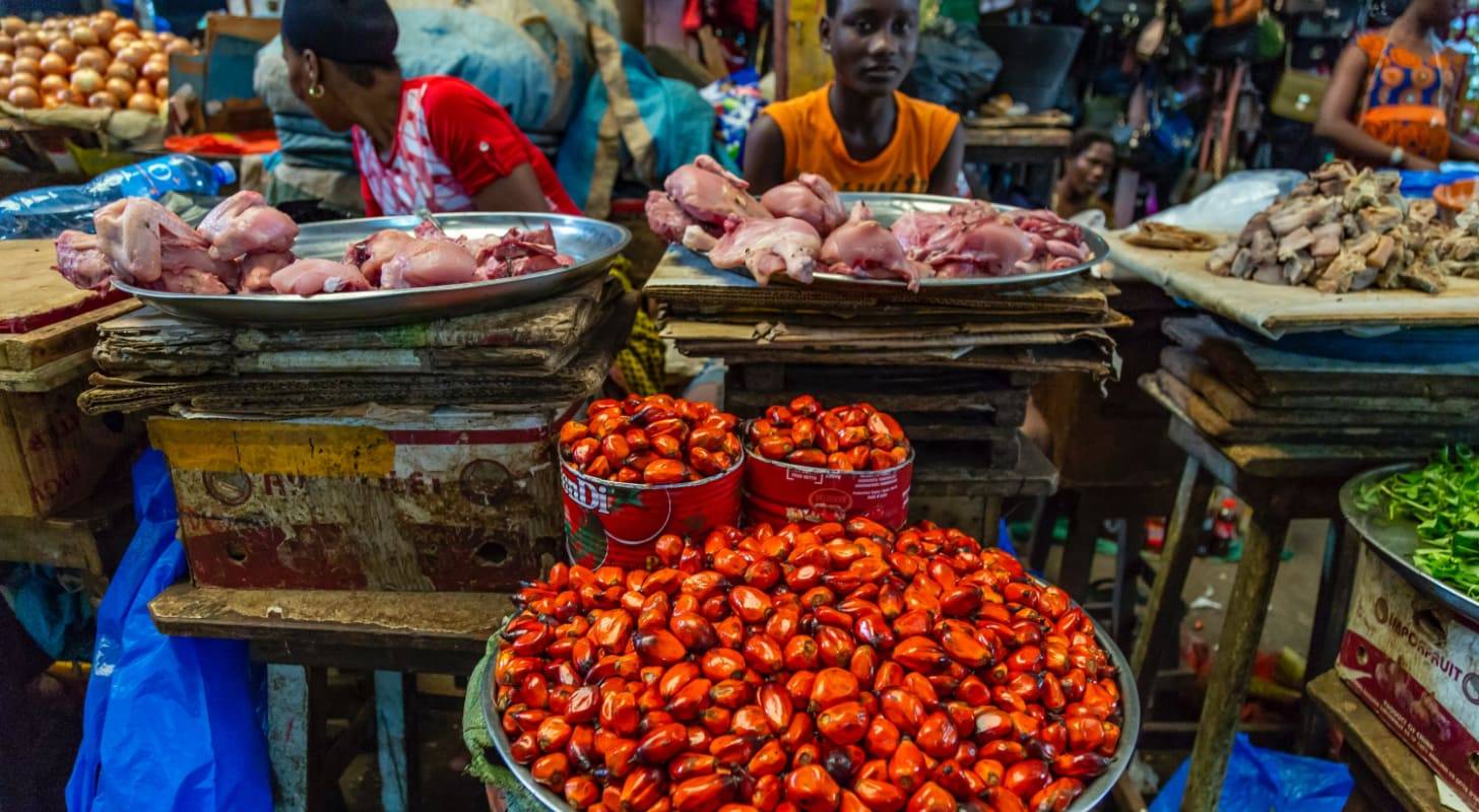 Billet d’avion pour la Côte d'Ivoire, balade au marché d'Adjamé