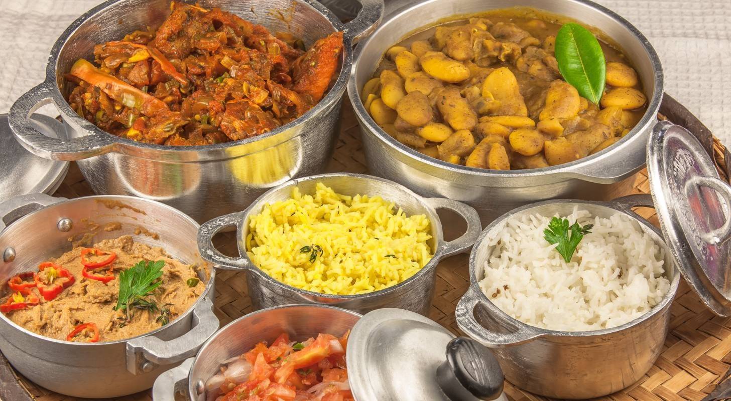 Voyage à La Réunion, dégustation de plats traditionnels réunionnais