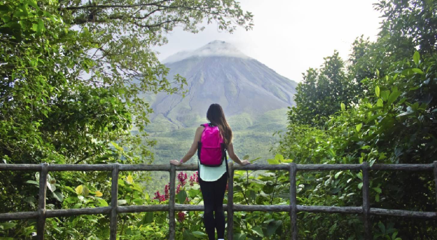 Réservez un vol pas cher pour le Costa Rica et admirez le volcan Arenal