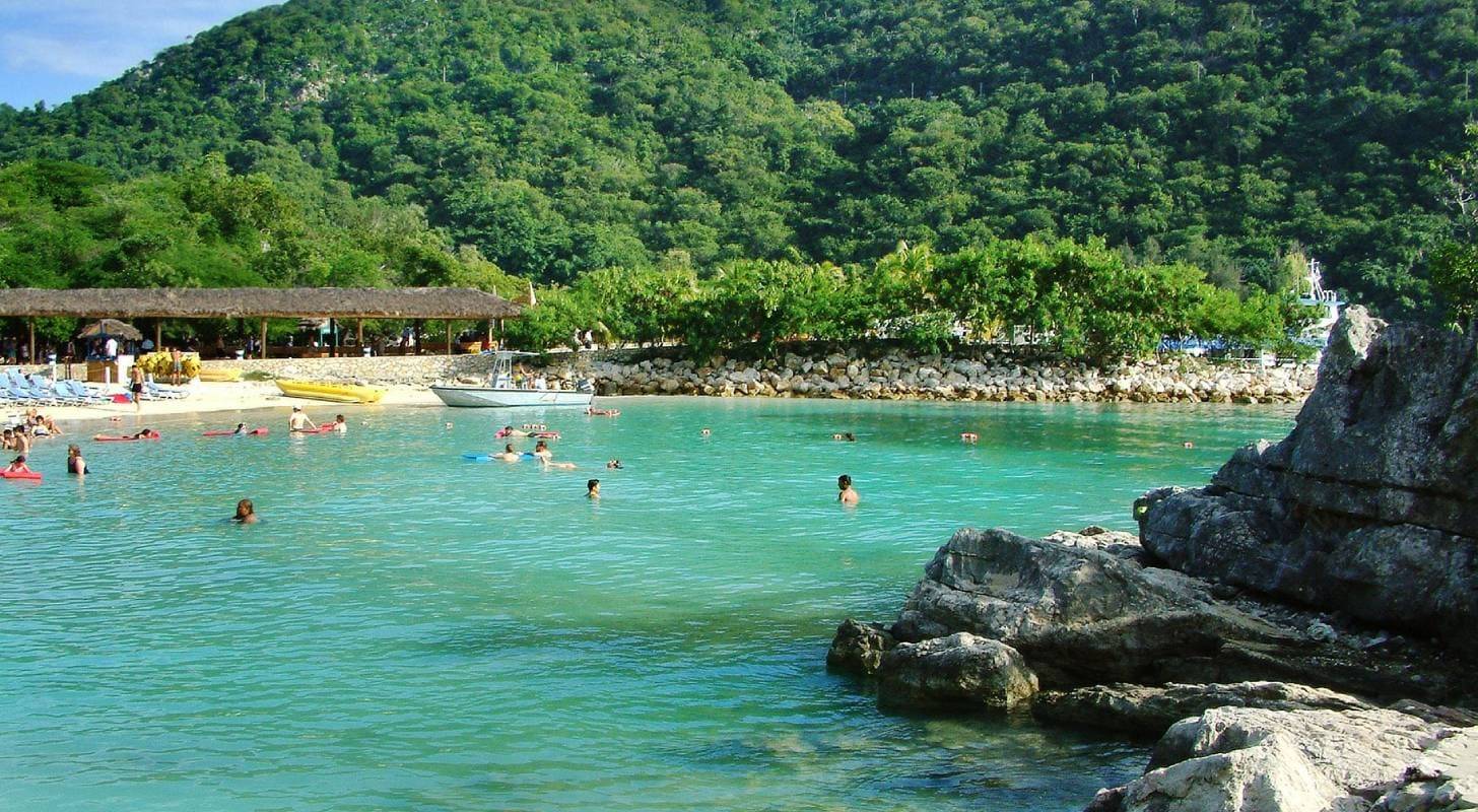 Trouvez un billet d'avion pas cher pour Haitï et profitez de la plage de Labadie