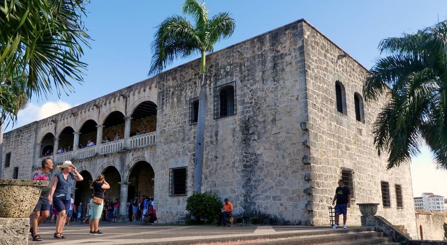Achetez un billet d'avion pas cher pour la République Dominicaine et baladez-vous dans le centre historique de Saint-Domingue 