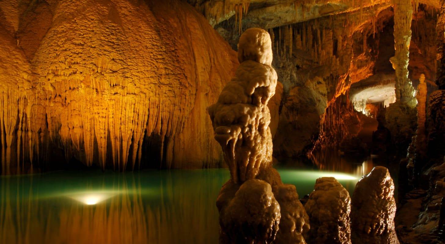 Billet d’avion pour le Liban, exploration des grottes de Jeita