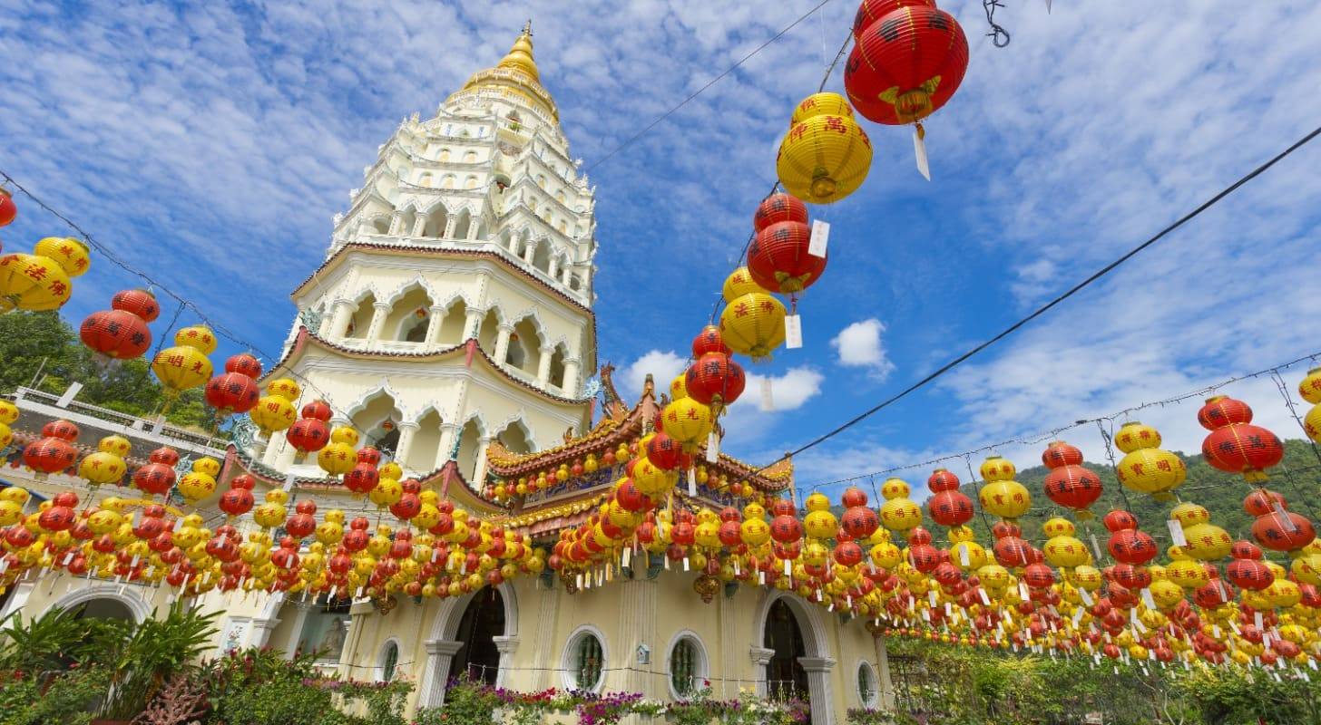 Vol pas cher pour la Malaisie, découverte du Temple Kek Lok Si sur l'île de Penang