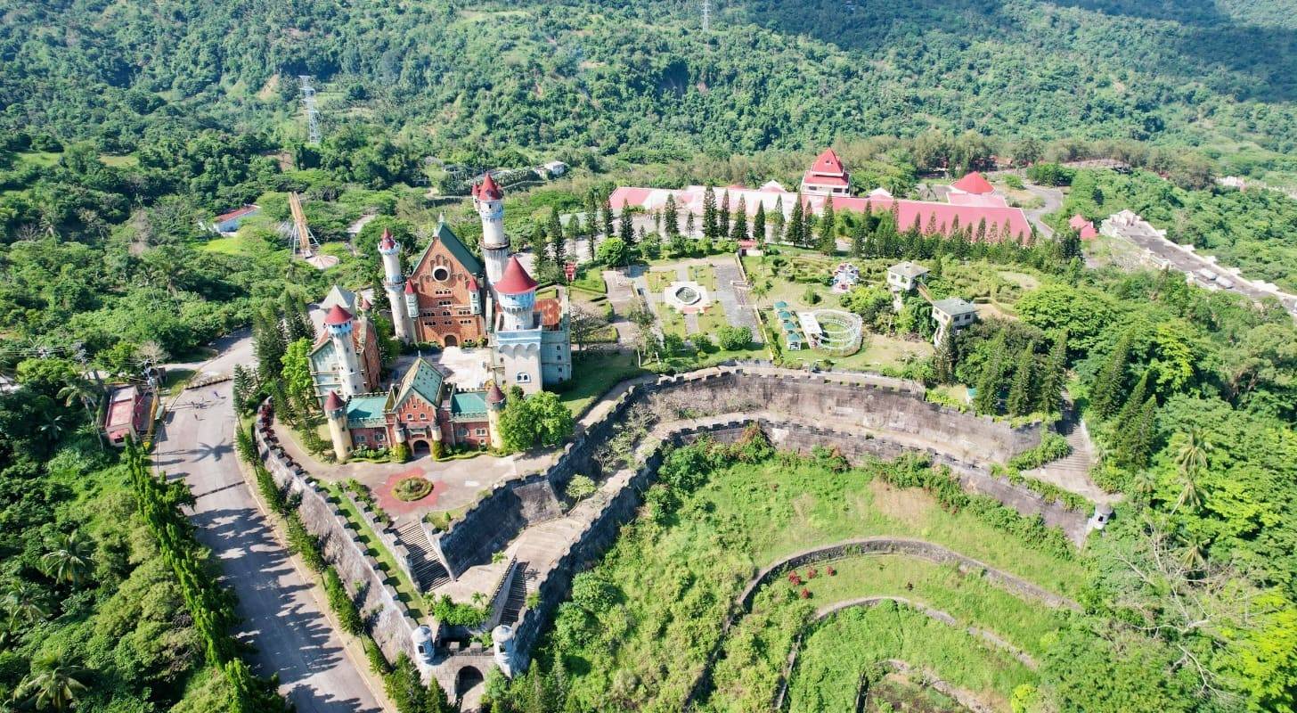 Vol pas cher pour les Philippines, visite du parc Fantasy World à Batangas