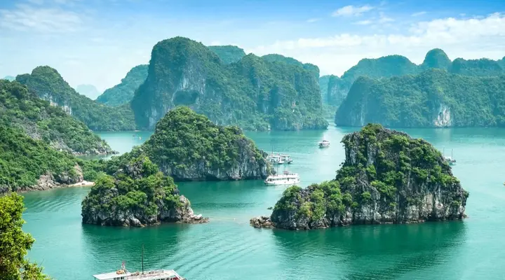 La Baie d'Halong au Vietnam Réserver un vol pour le Vietnam et partez admirer la beauté de la baie d'Halong