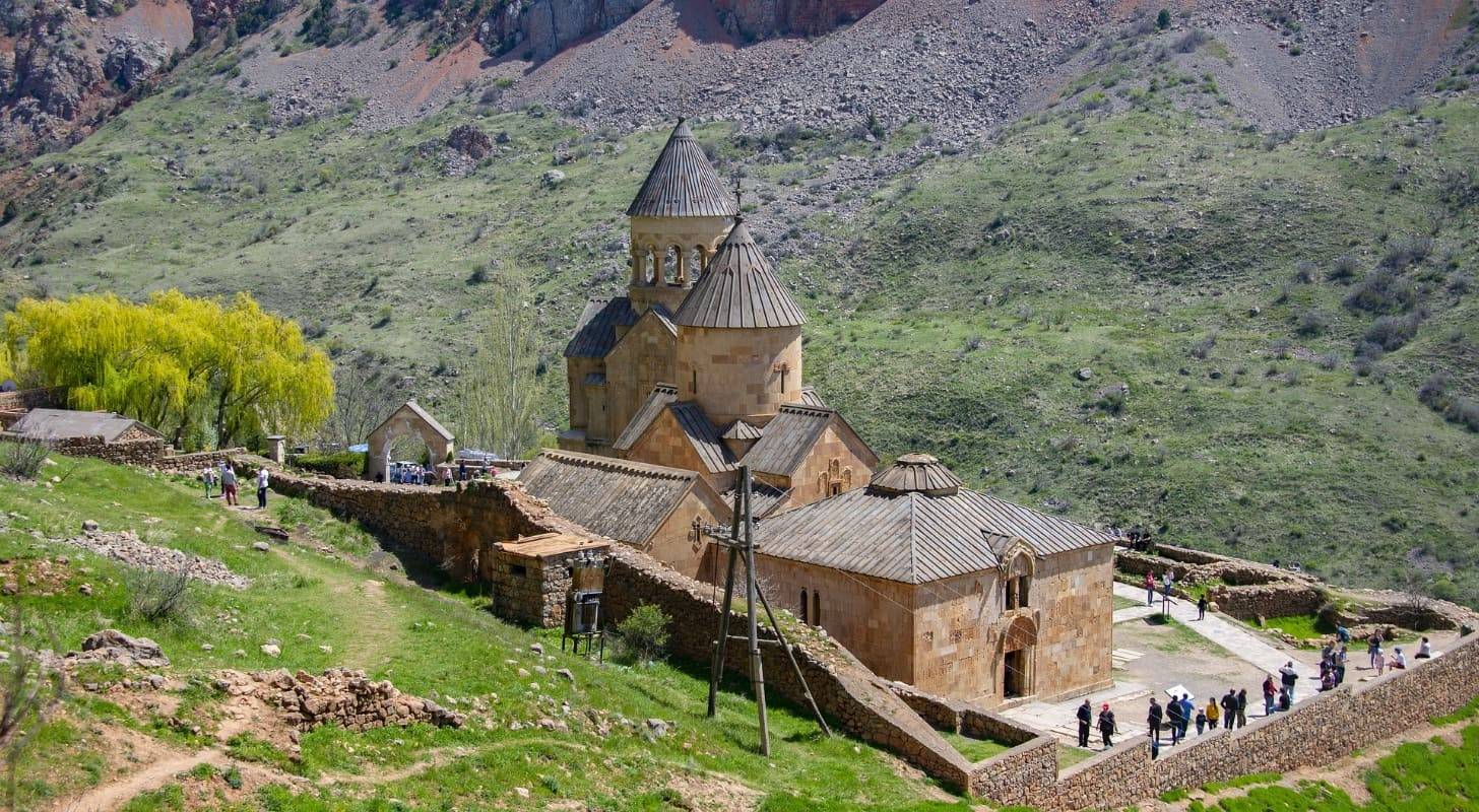 Vol pas cher pour l'Arménie, visite du monastère de Noravank