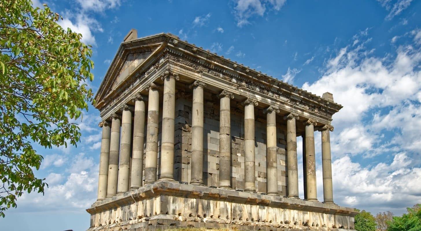 Billet d’avion pour l'Arménie, découverte du temple de Garni