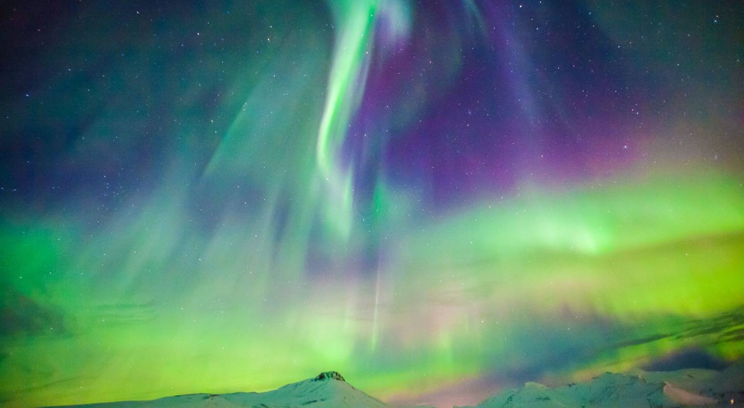 Vivez l’expérience magique des aurores boréales en Islande, trouvez un billet d’avion au meilleur prix