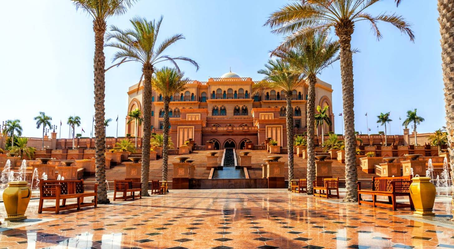 Billet d’avion pour Abu Dhabi, visite du somptueux Palais des Émirats