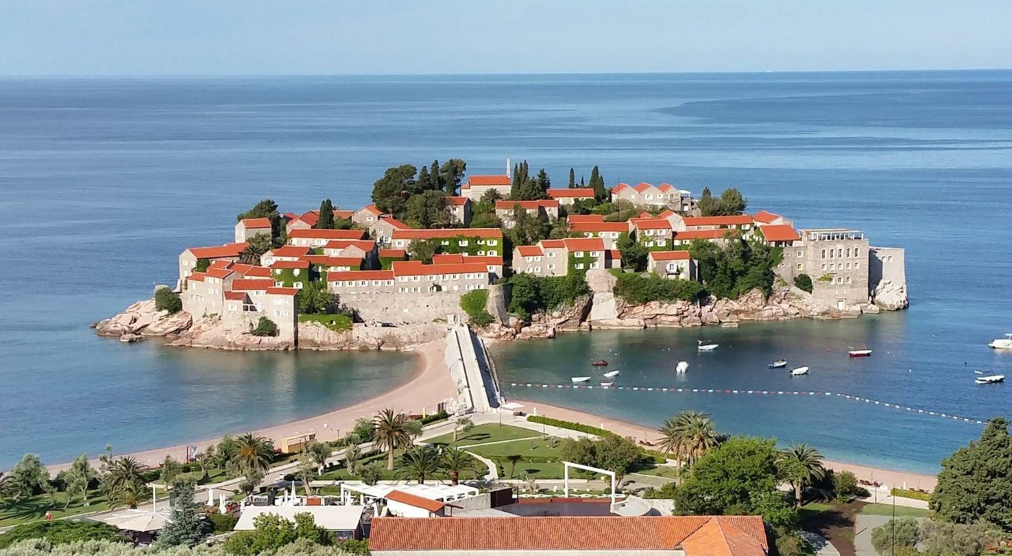 Vol pas cher pour le Monténégro, explorez l’île de Sveti Stefan