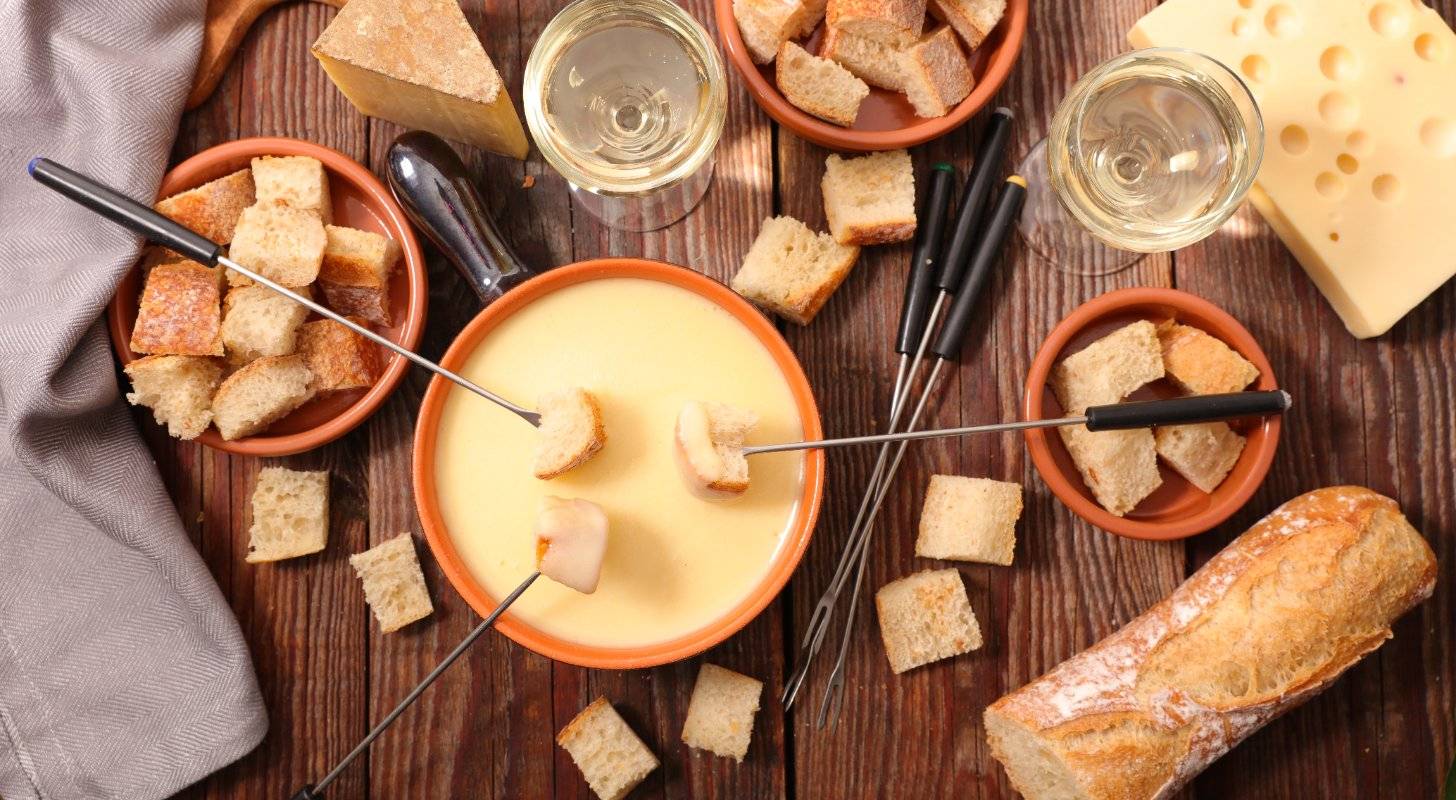Voyage en Suisse, dégustation de fondue, spécialité locale