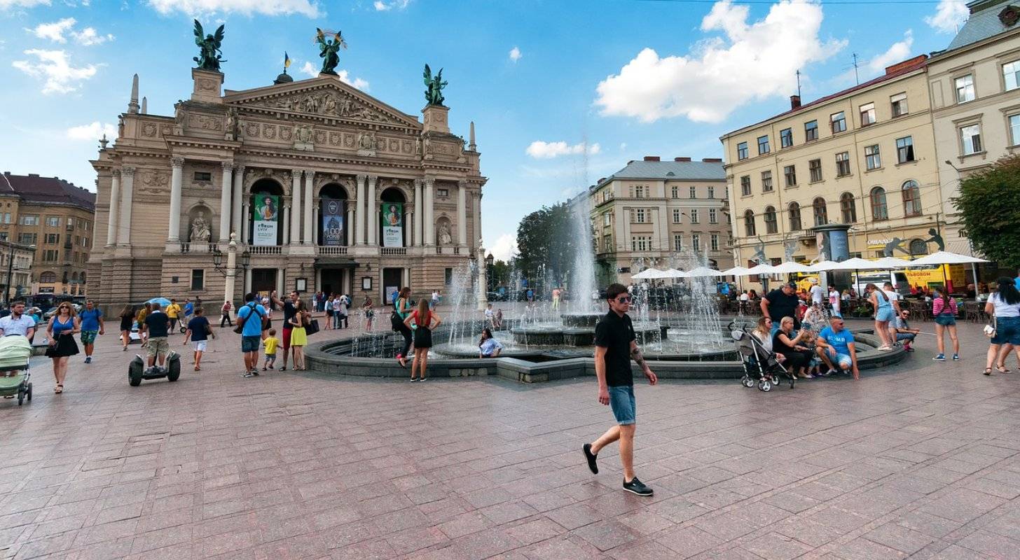 Vol pas cher pour l'Ukraine, visitez l'Opéra de Lviv