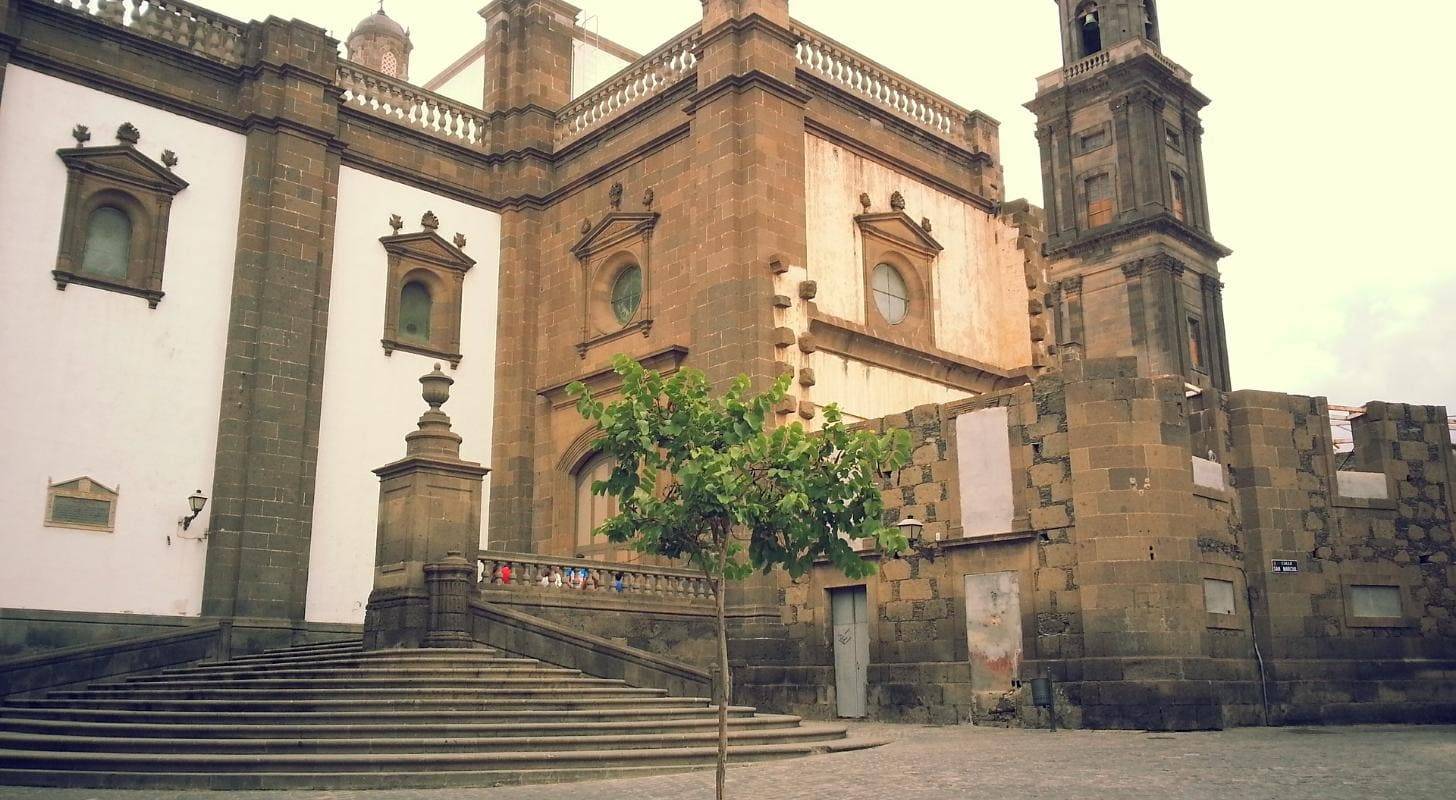 Visitez le Palais Épiscopal avec un vol pas cher pour Grande Canaria