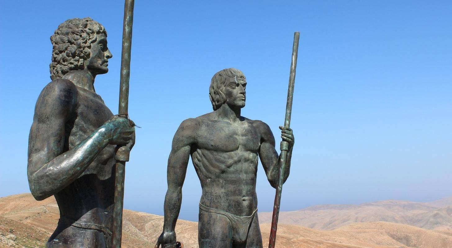 Voyage à Fuerteventura, découvrez les statues en bronze d’Ayose et Guise à Betancuria