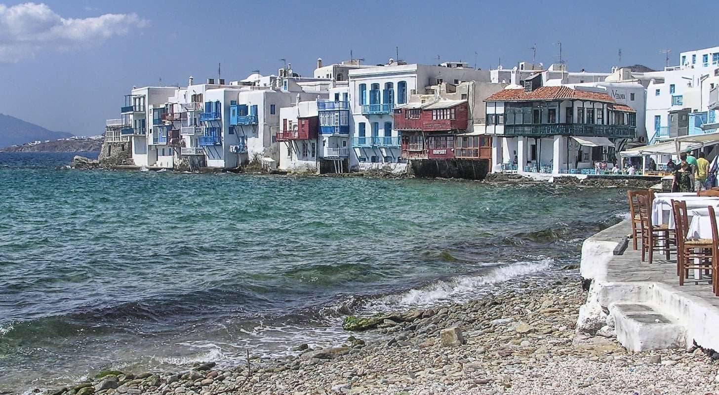 Réservez votre voyage dans les Cyclades et détendez-vous au bord de mer à Chora à Mykonos