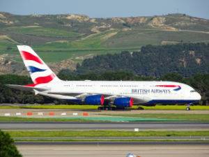 Vue de l'atterrissage d'un avion British Airways