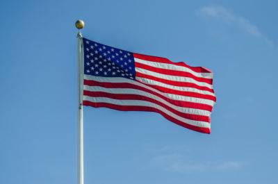 drapeau americain vers le ciel drapeau americain vers le ciel