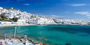 Photo d'un petit port sur une île grecque