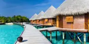 maisons sur pilotis aux maldives