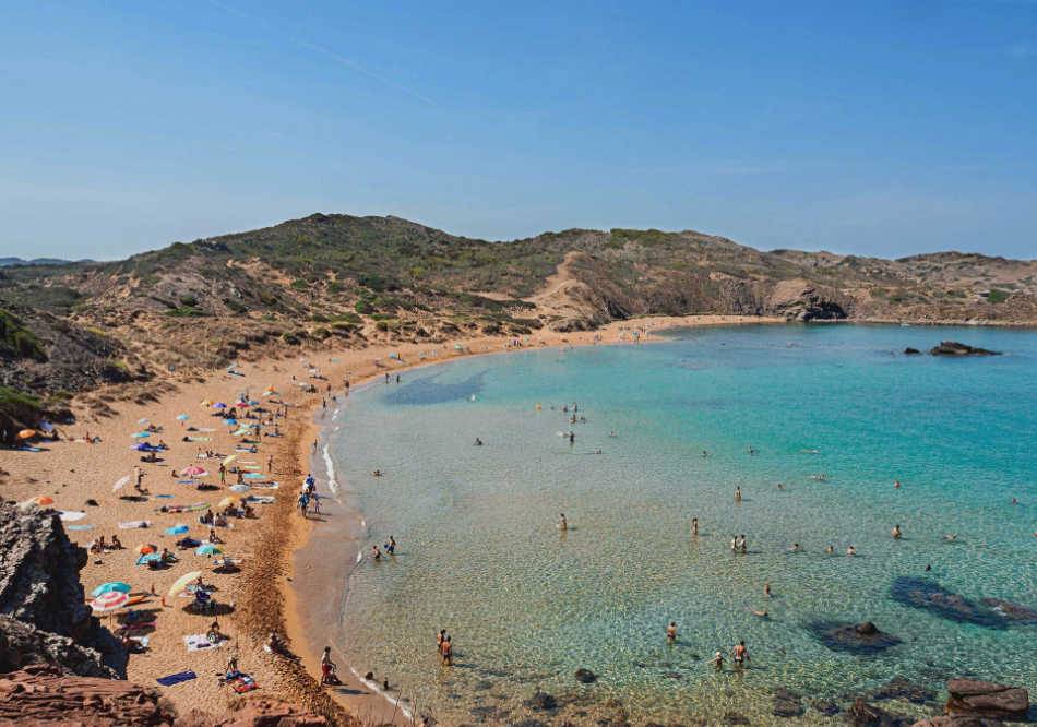 Décollez direction Minorque Photo d'une plage sur l'île de Minorque