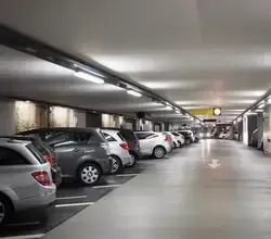 Les parkings des aéroports